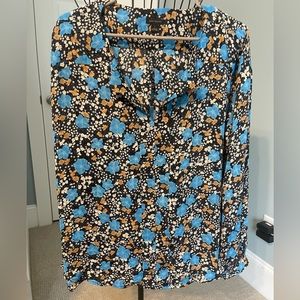 EUC- SIZE L ANN TAYLOR BLOUSE